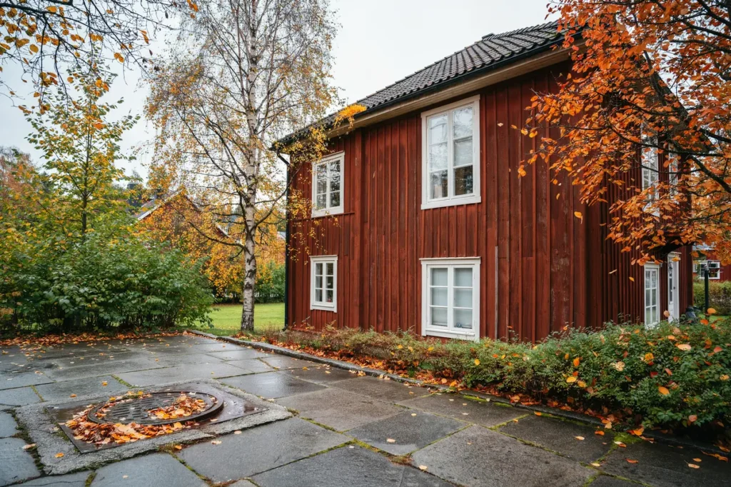 oktober p tomten dags att s kra dagvatten rensa r nndalar och f rebygga h stskador innan frosten kommer