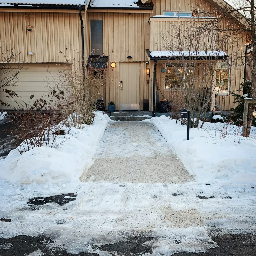 snorojning plogning vinterunderhall halkbekampning hagersten malarhojden stockholm